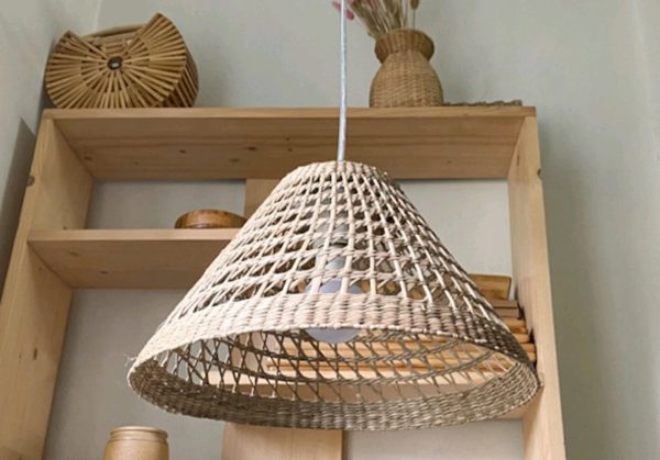Invite a slice of nature into your home with this Seagrass Pendant Lamp-leaf Shade. It spreads a warm, cozy light in the room.