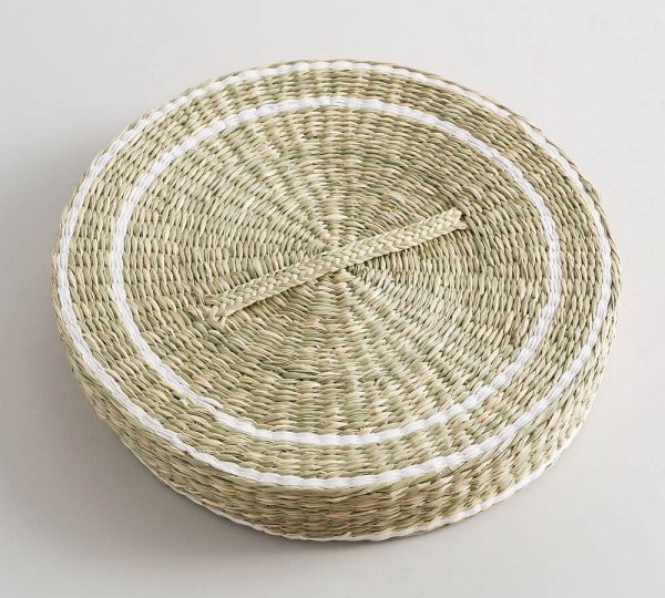 seagrass placemat holder