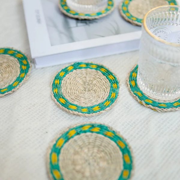 These wholesale Seagrass Wicker Placemats suit all families, hotels, restaurants, and bars, or give them as a wonderful gift to a friend or loved one.