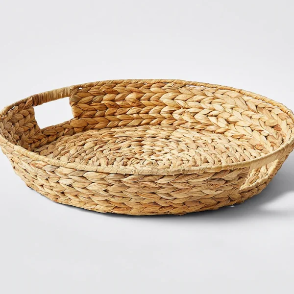 This Whosale Water Hyacinth Round Tray can be used in a variety of ways, is ideal for use on a coffee table or kitchen.
