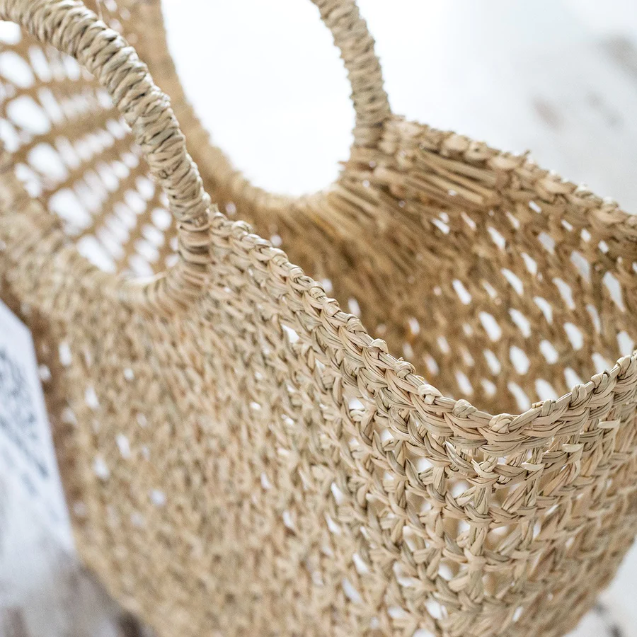 Half-Moon-Seagrass-Bag with open weave